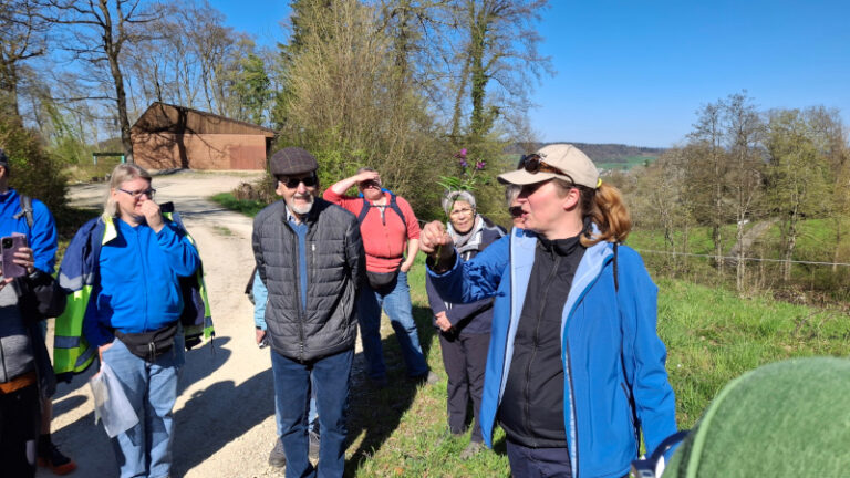 Impression von der Exkursion zu essbaren Wildpflanzen
